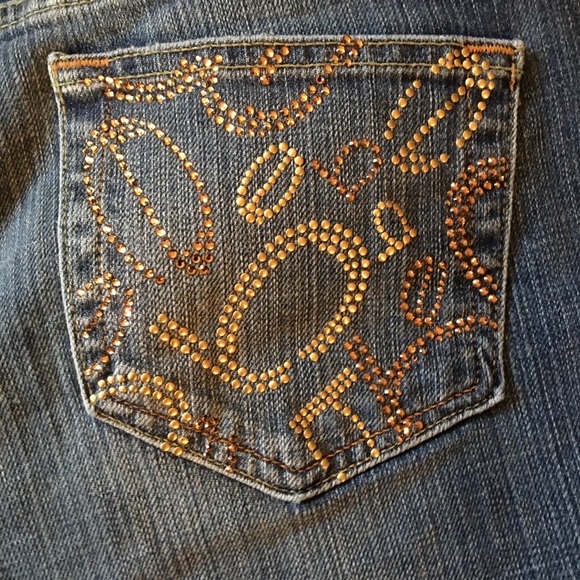 🔆SOLD🔆 bebe Jeans w/ embroiled back pockets - Picture 5 of 13